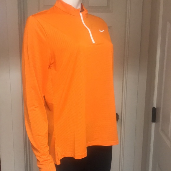 Nike Athletic/Athleisure 1/4 Zip Top, NWT! - Picture 5 of 10